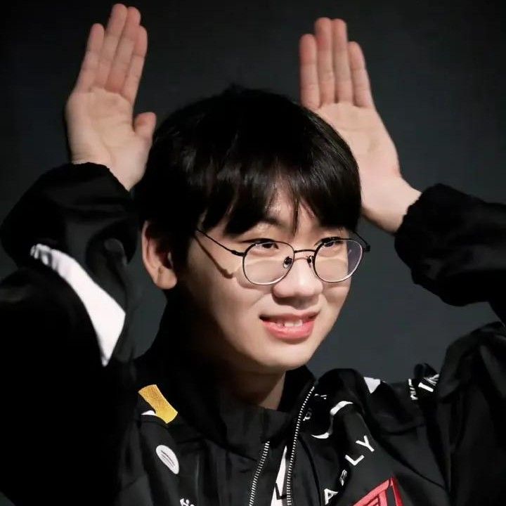 Behind-the-scenes cut of Doran