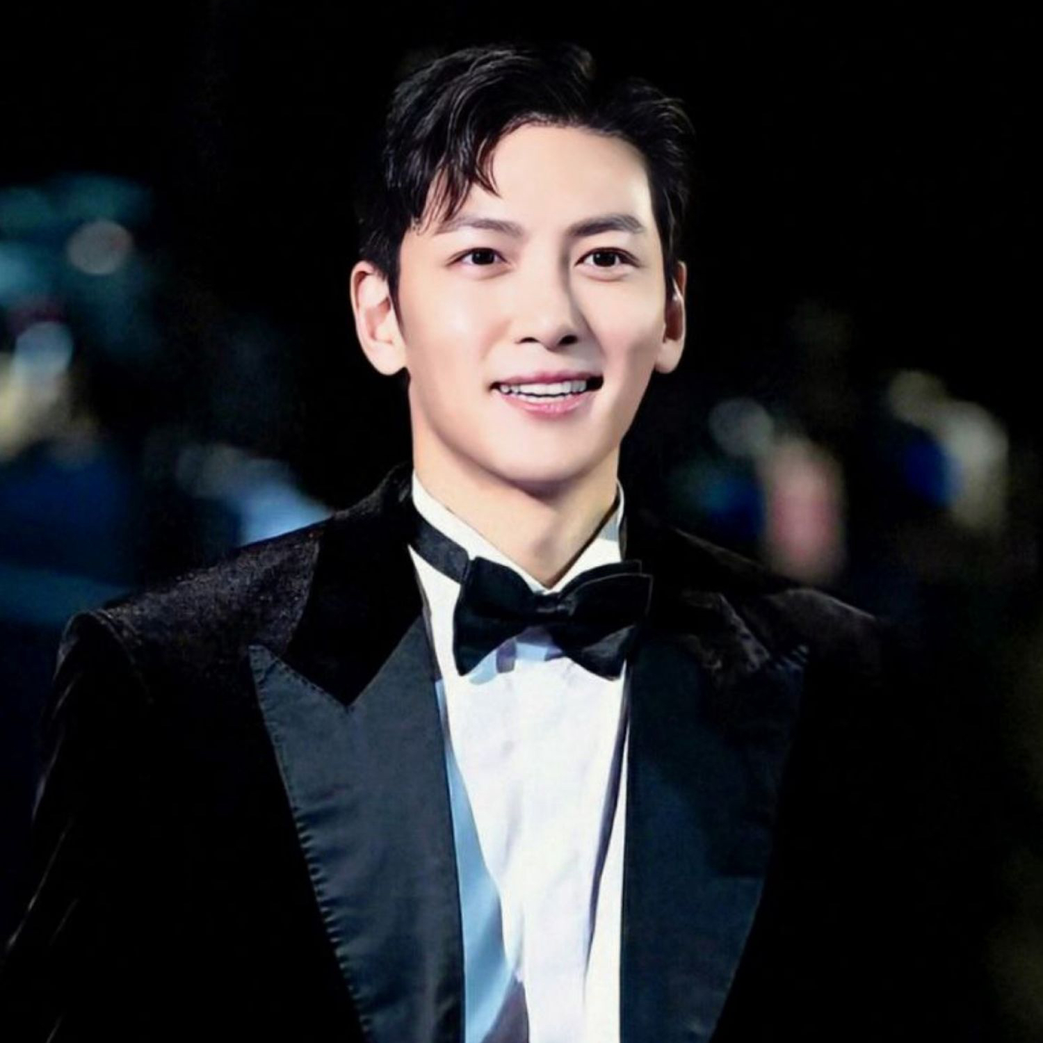 粉絲拍下的池昌旭瞬間