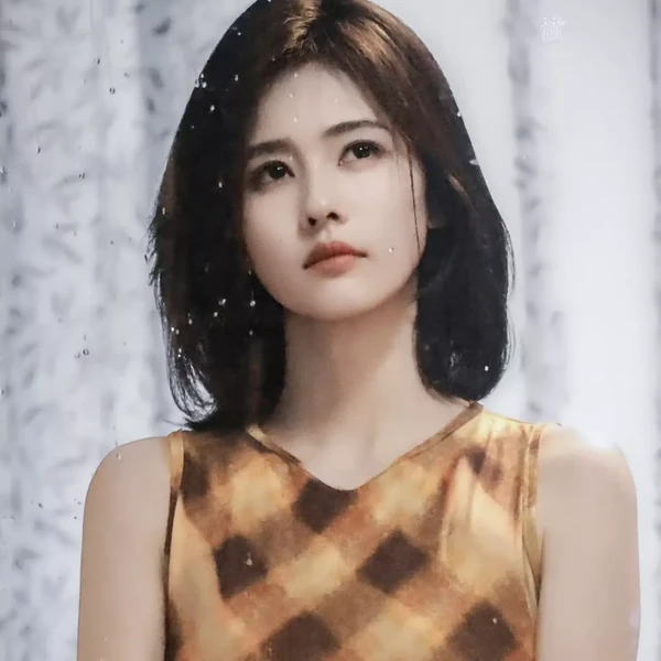 Today’s standout profile photo of Bai Lu on Choeaedol Celeb