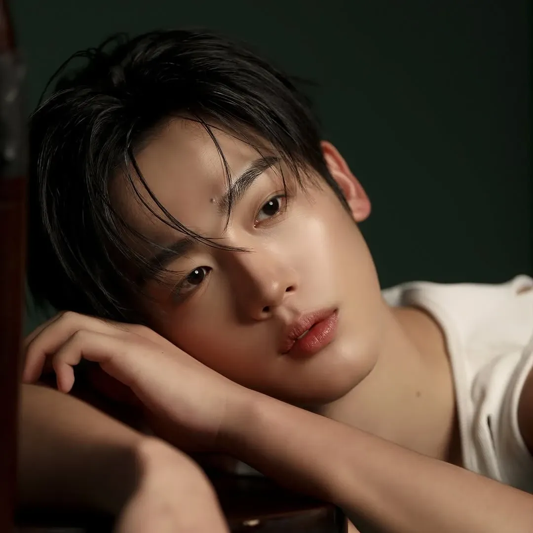 Recent activity shot of Kim Yohan