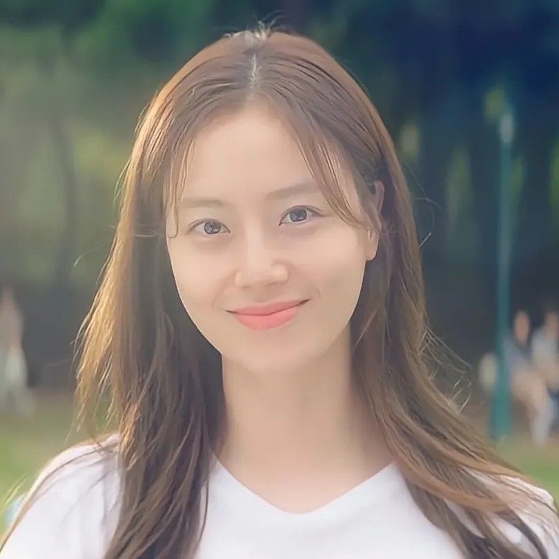 Behind-the-scenes cut of Moon Chaewon