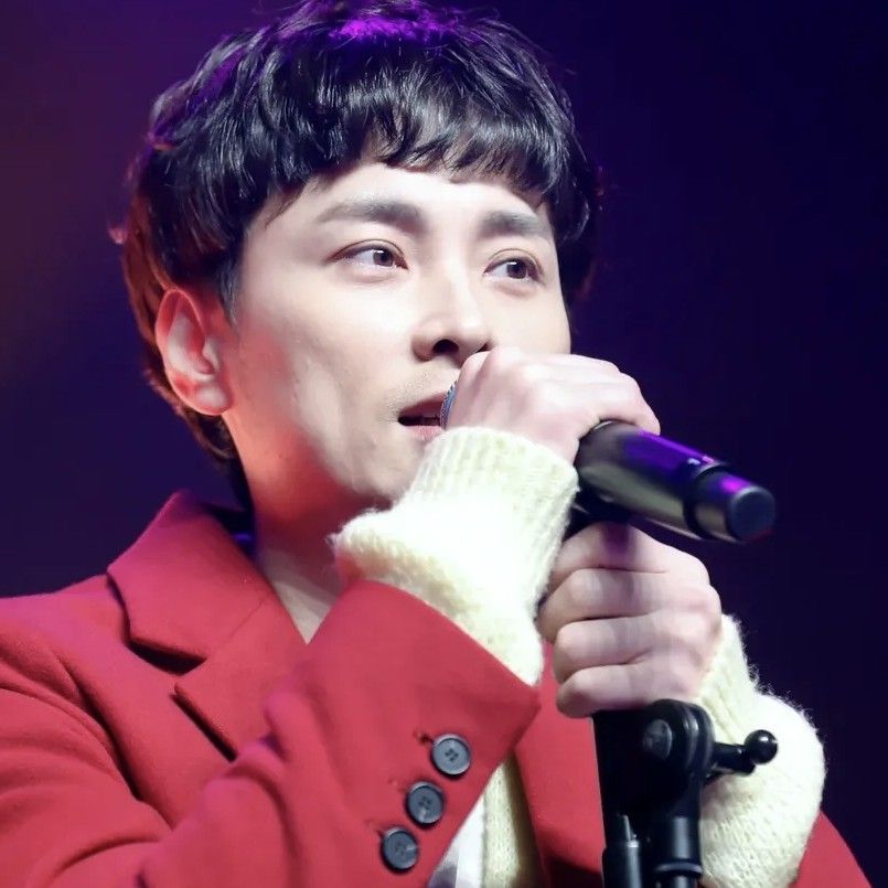 Recent activity shot of Min Kyunghoon