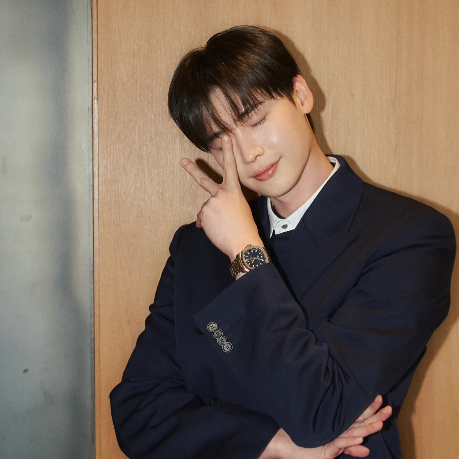 Recent activity shot of Lee Jongsuk