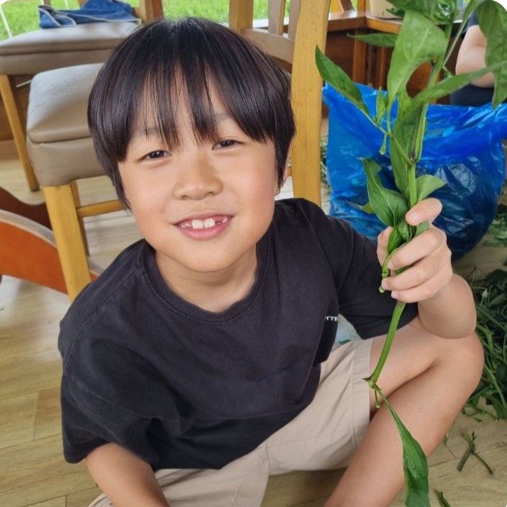 A moment captured by a fan of You Jiwoo