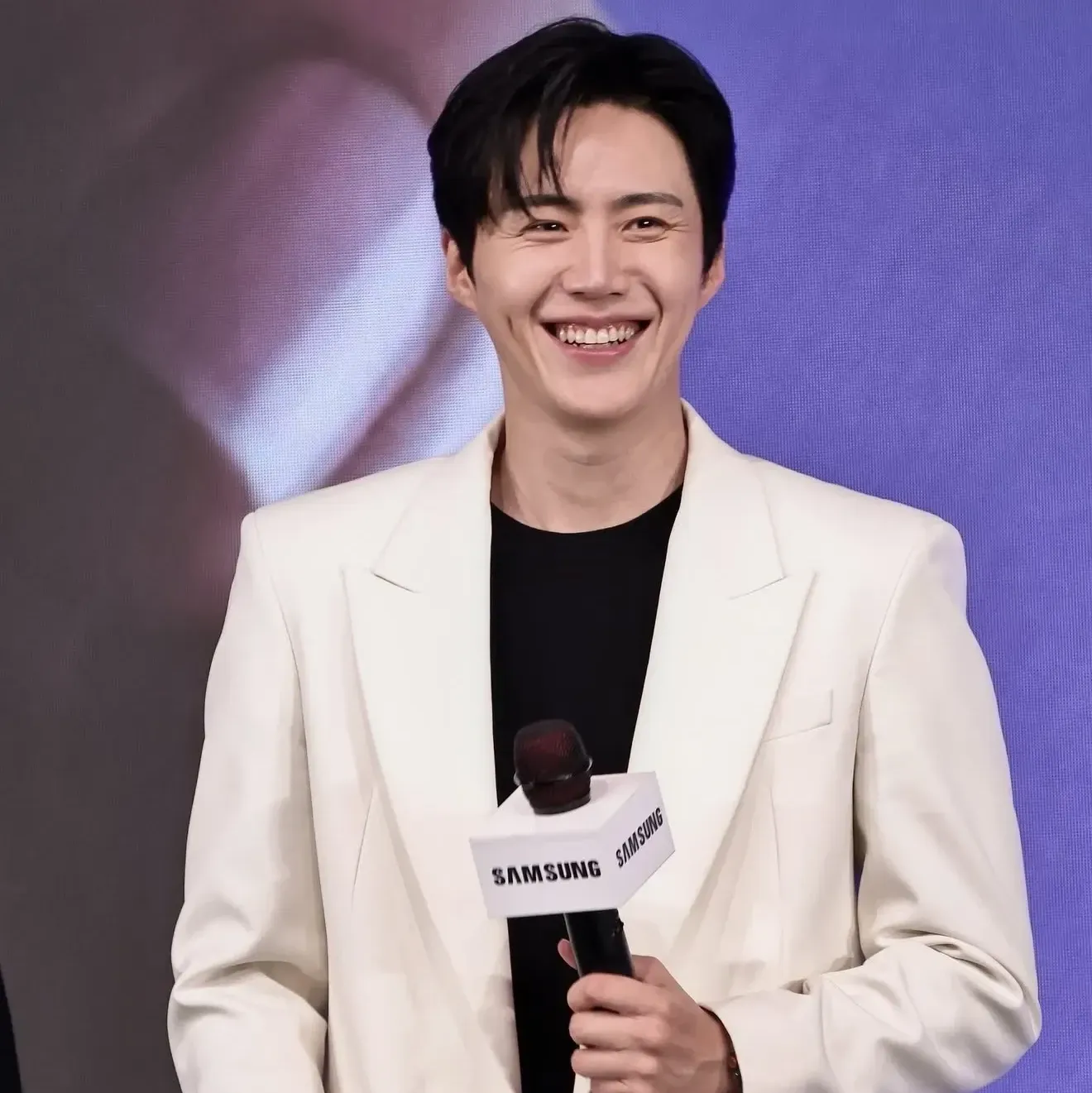Behind-the-scenes cut of Kim Seonho