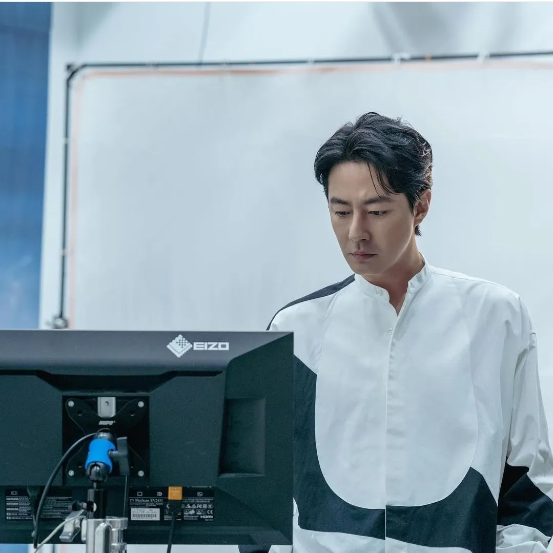 Recent activity shot of Jo Insung