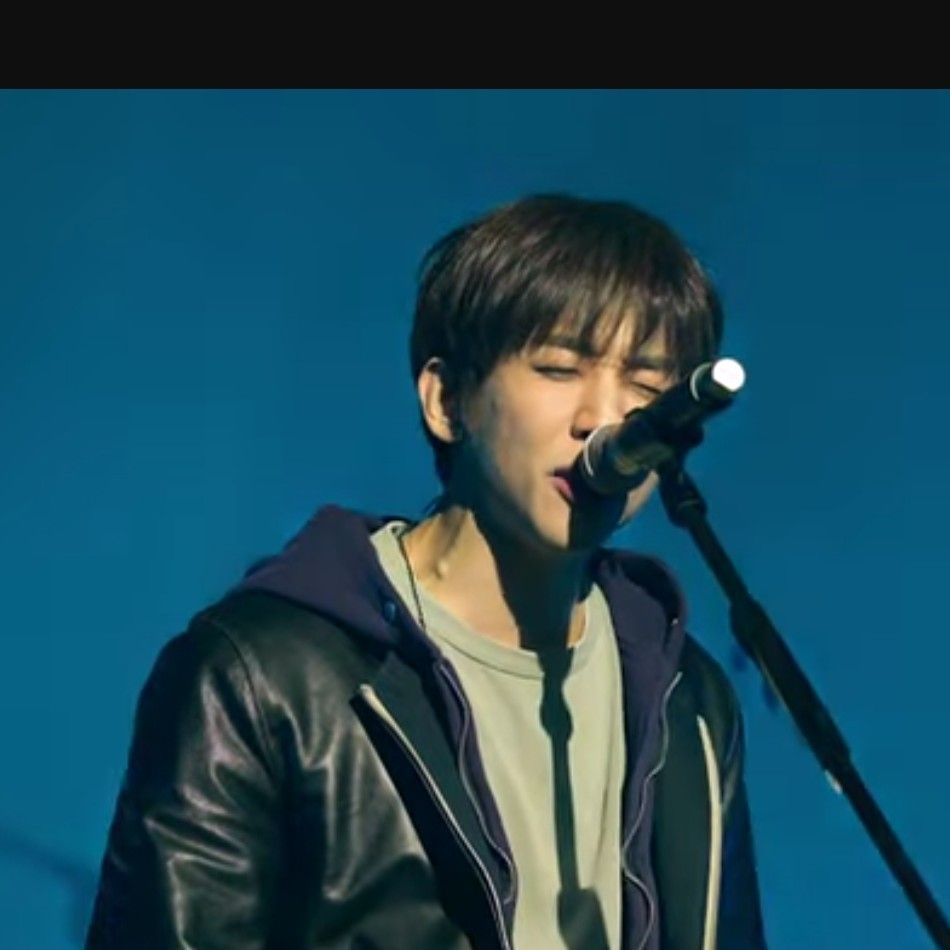 Recent activity shot of Lee Seungyoon