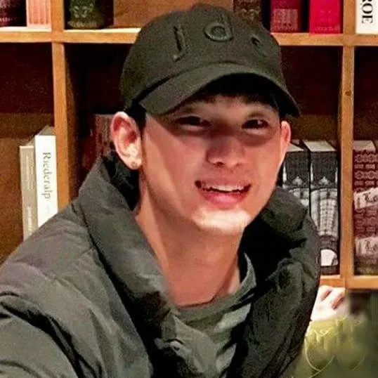 Behind-the-scenes cut of Kim Soohyun