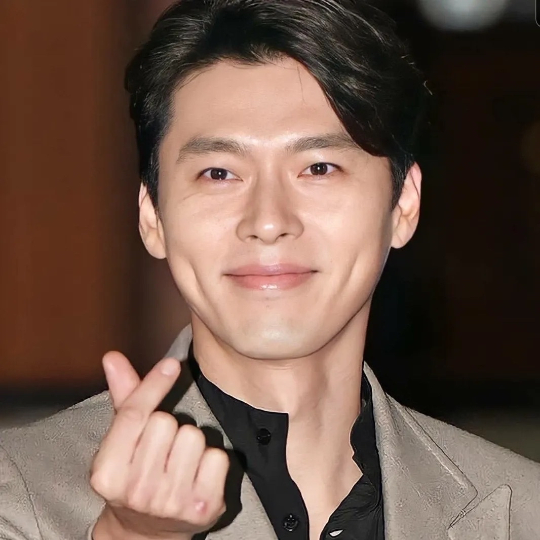 Foto terbaru dari Hyun Bin