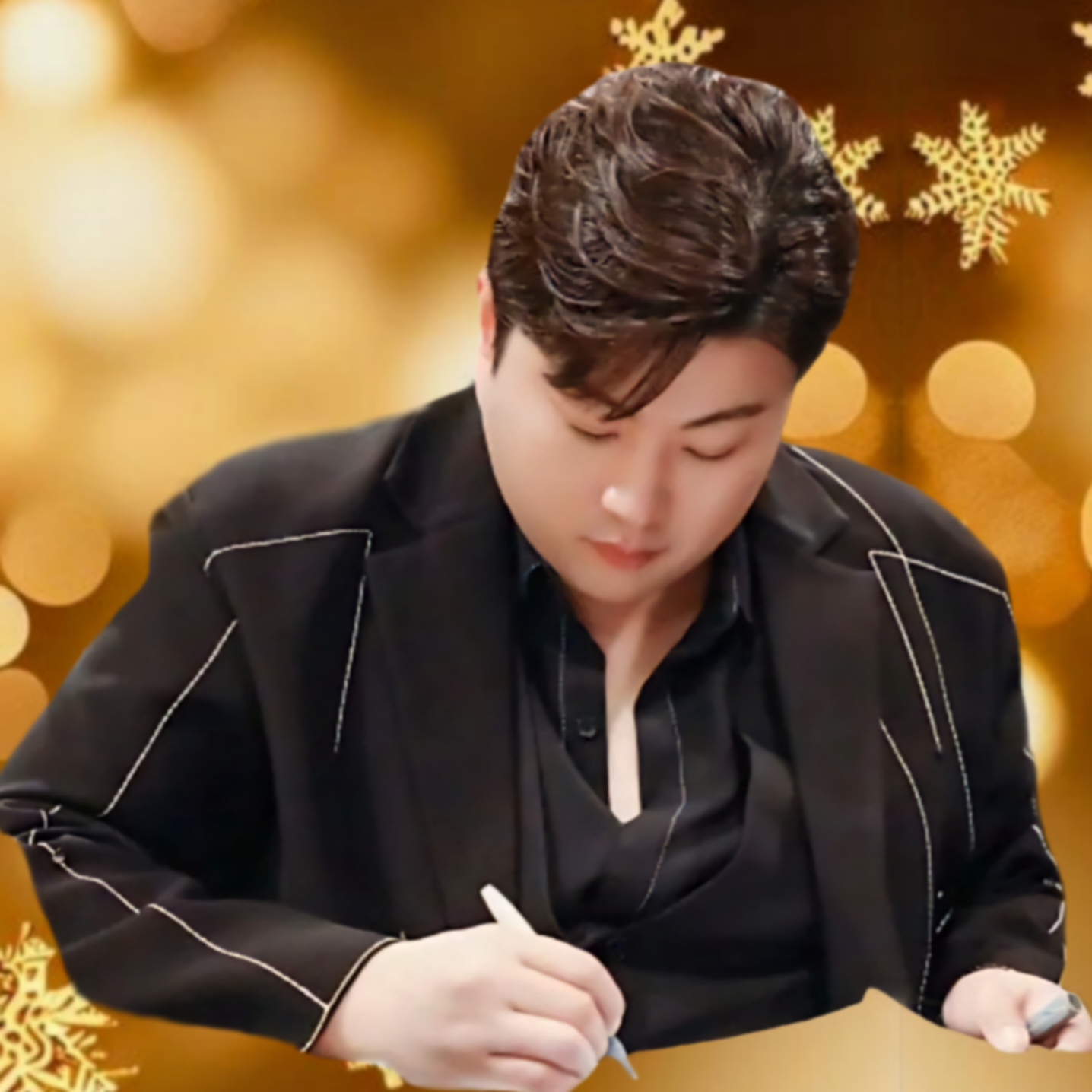 粉丝拍下的金浩中瞬间