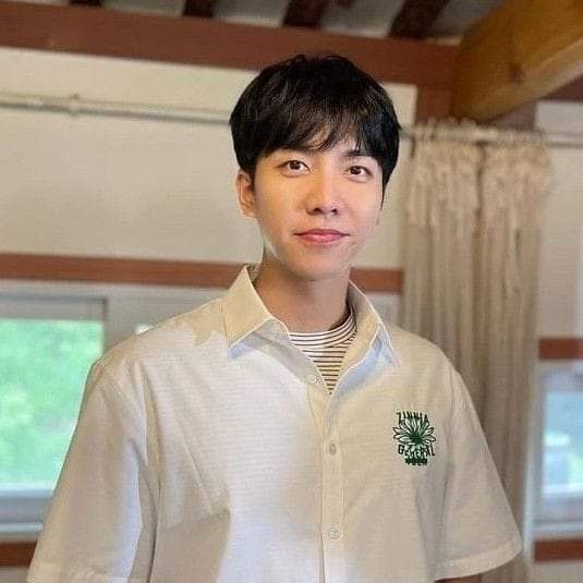 粉丝拍下的李升基瞬间