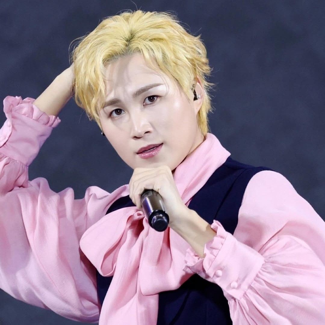 Behind-the-scenes cut of Kim Heejae