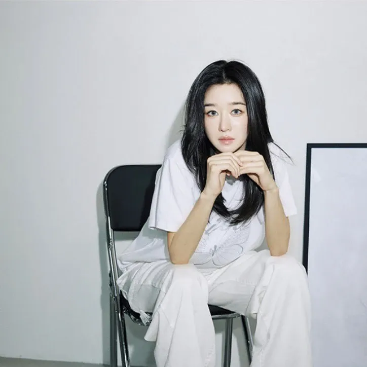 Latest photo of Seo Yeaji