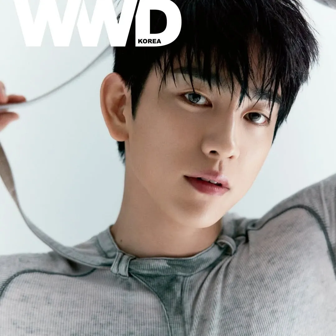 Behind-the-scenes cut of Park Jinyoung
