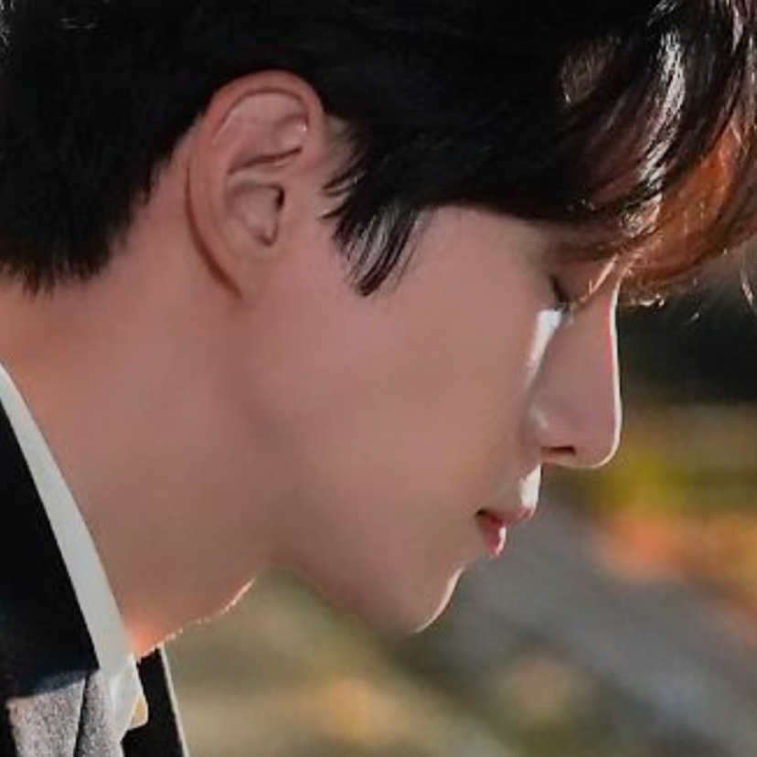 Recent activity shot of Lee Junho