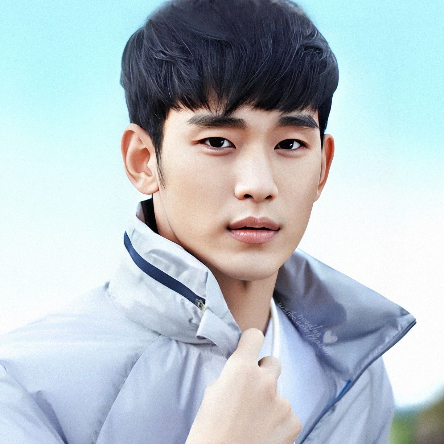 Foto kegiatan terbaru dari Kim Soohyun
