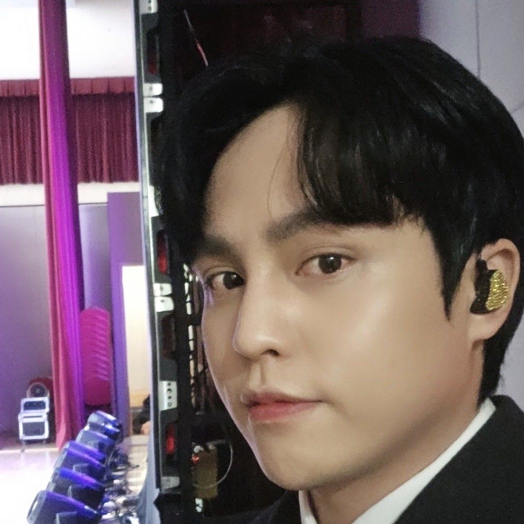 A moment captured by a fan of Mooryong