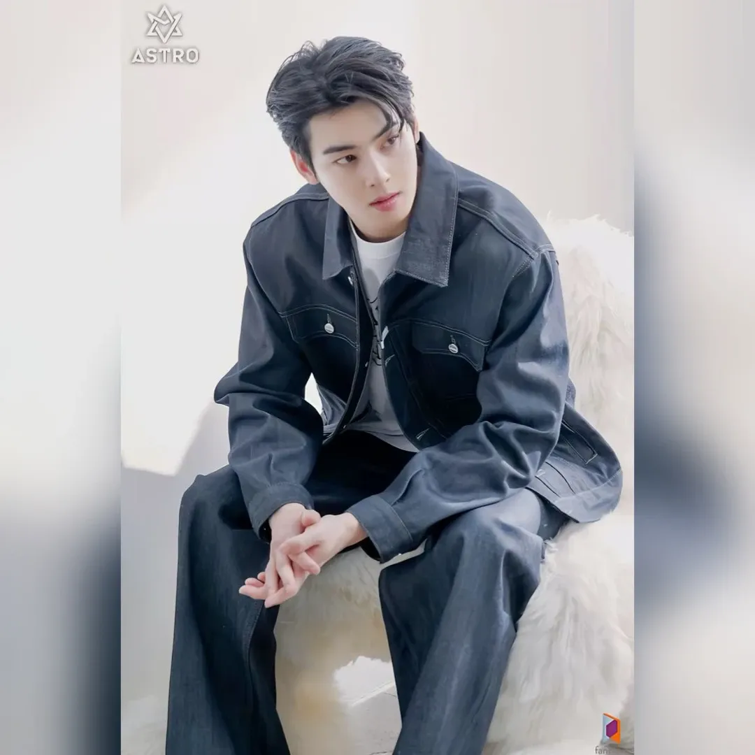 Latest photo of Cha Eunwoo