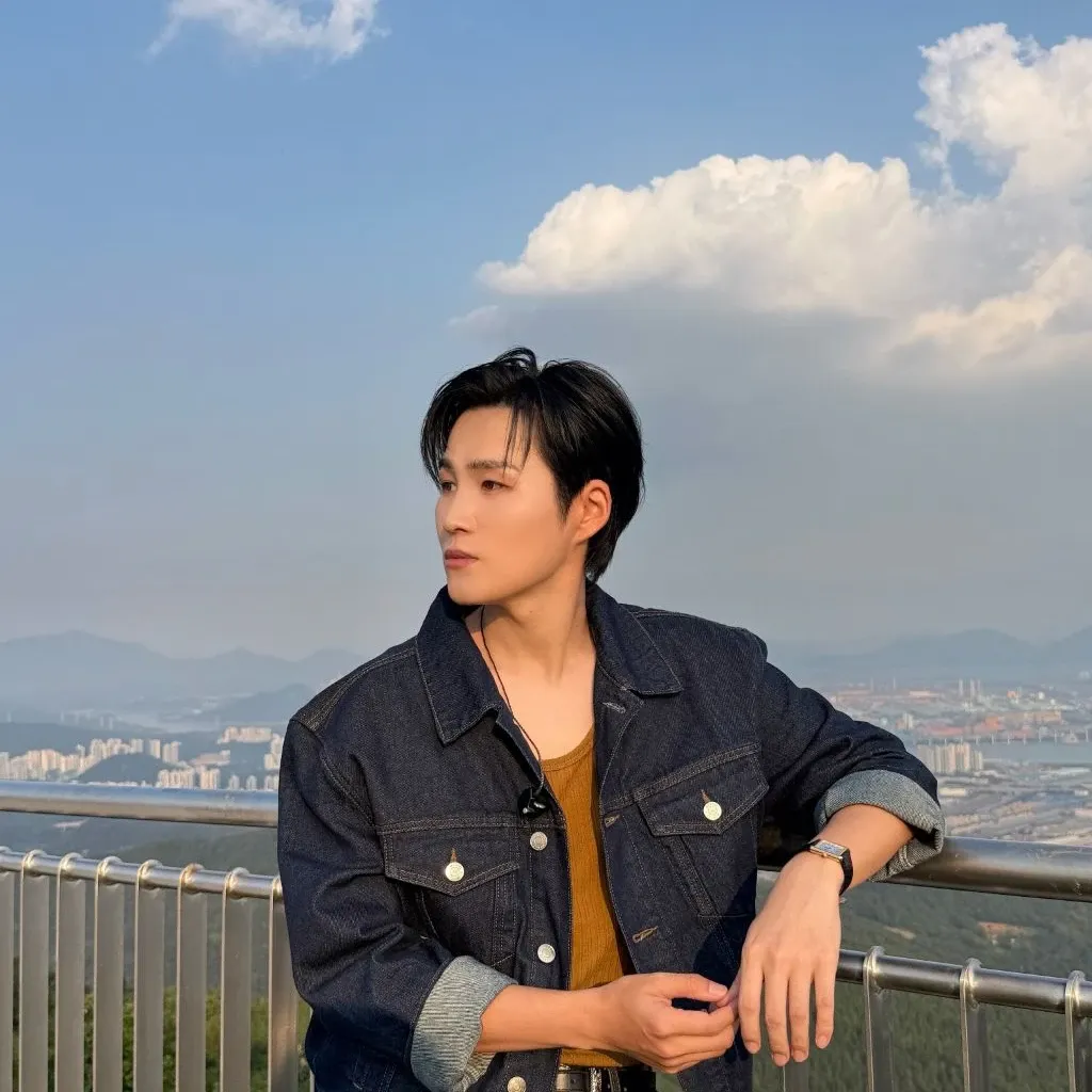 김희재의 비하인드 컷