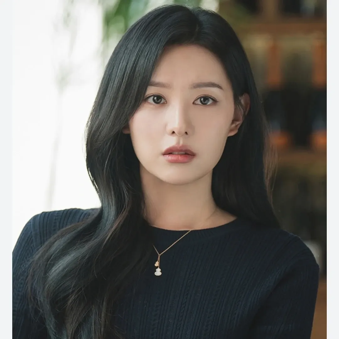 Behind-the-scenes cut of Kim Jiwon