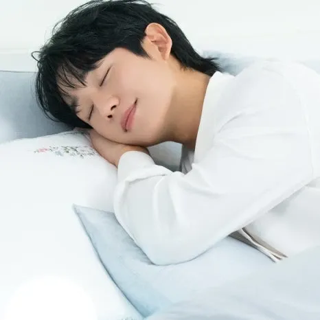 Behind-the-scenes cut of Jung Haein