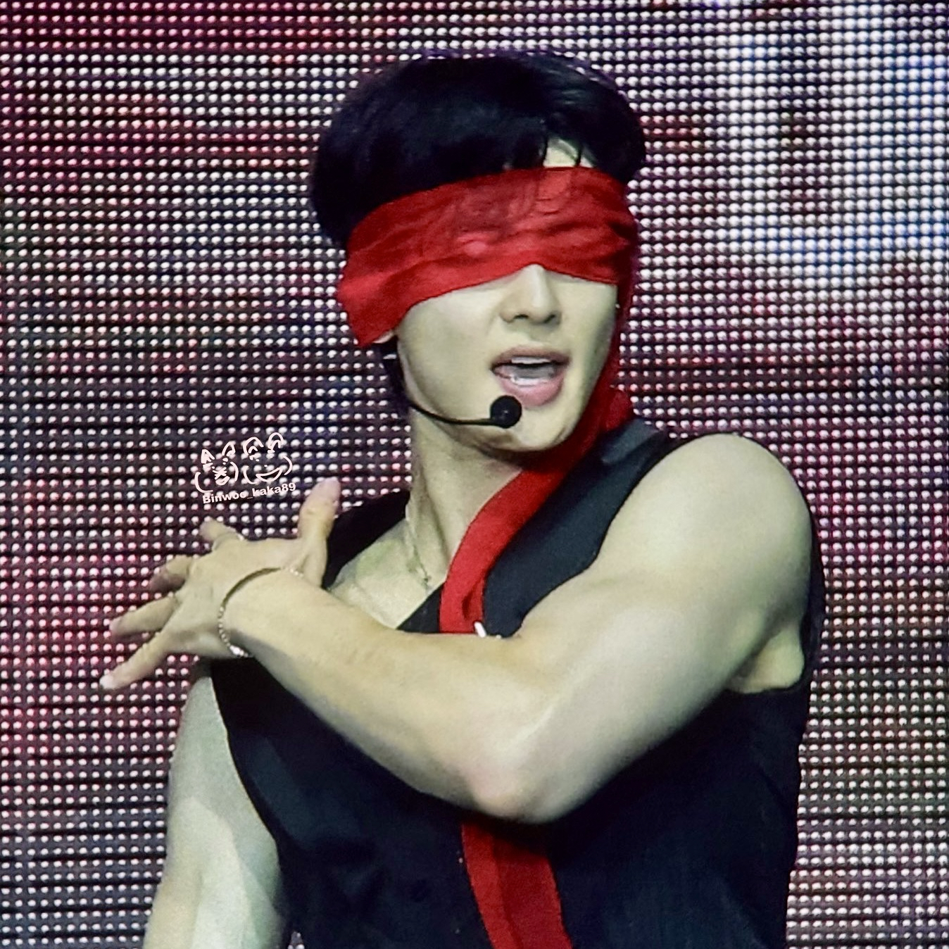 A moment captured by a fan of Cha Eunwoo