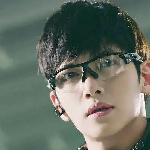 Behind-the-scenes cut of Ji Changwook