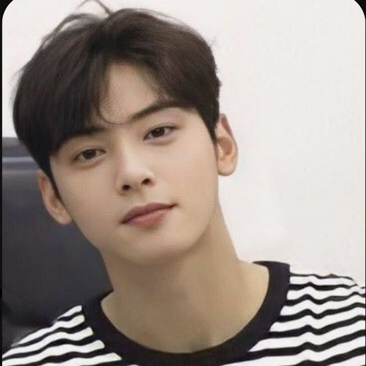 Latest photo of Cha Eunwoo
