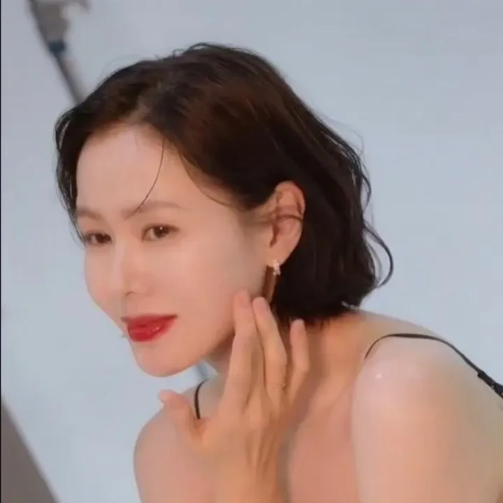 孙艺珍的最新照片