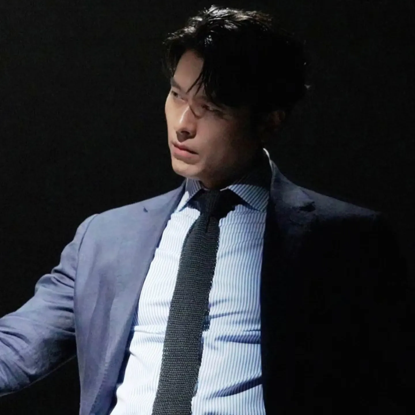 Momen yang diabadikan oleh penggemar Hyun Bin