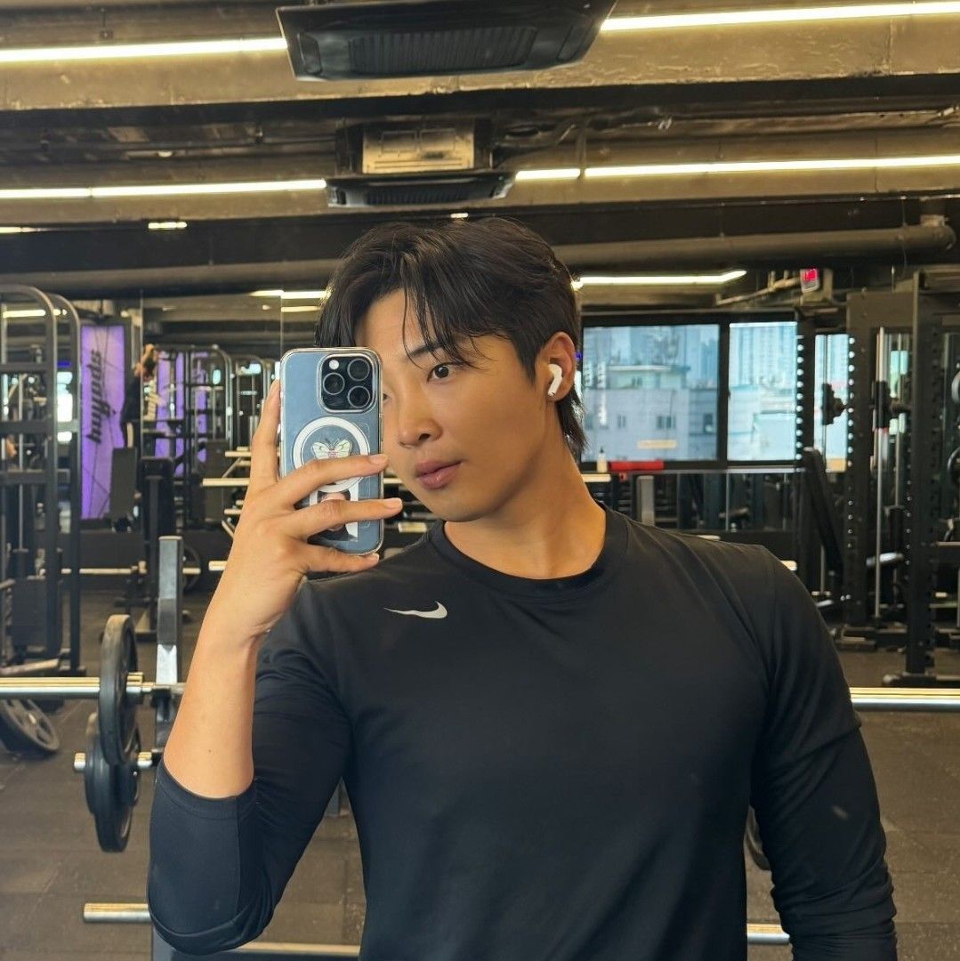 Behind-the-scenes cut of Hwang Yunsung