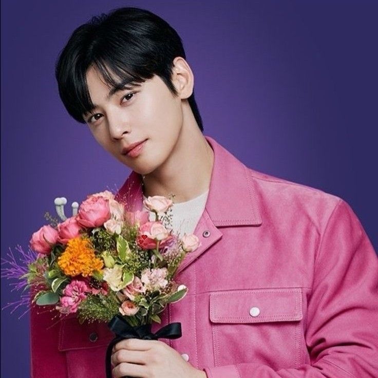 Latest photo of Cha Eunwoo