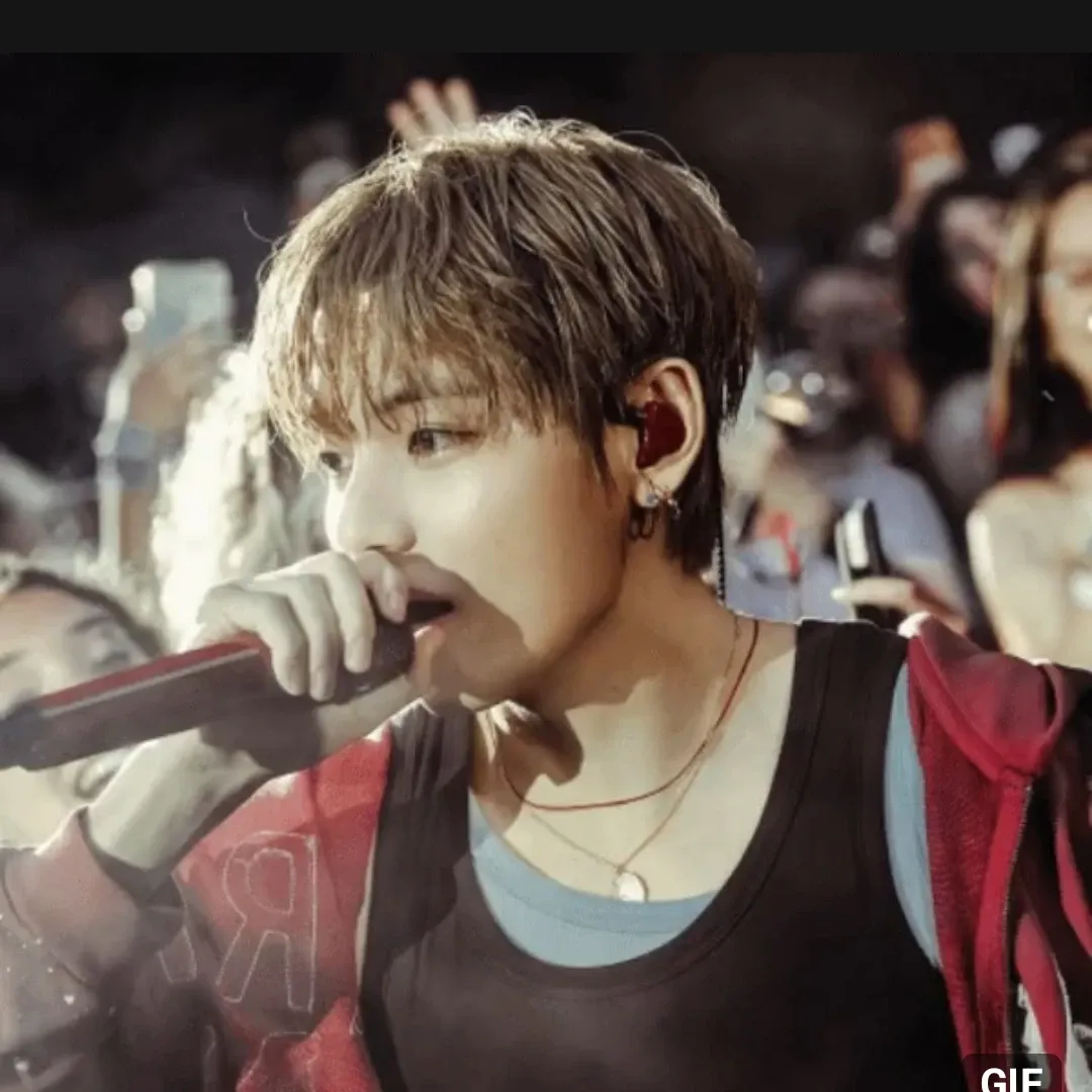 A moment captured by a fan of Kim Taehyung (V)