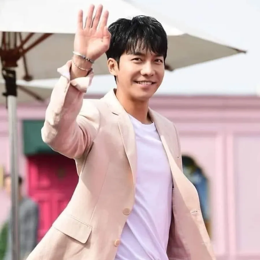 Cuplikan di balik layar dari Lee Seunggi