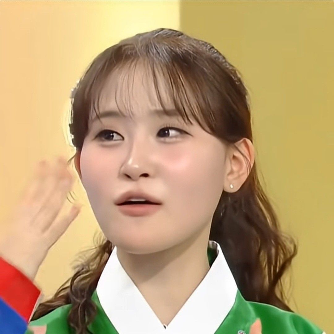 Momen yang diabadikan oleh penggemar Kim Dahyun