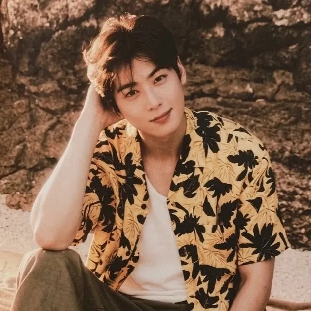 Recent activity shot of Cha Eunwoo