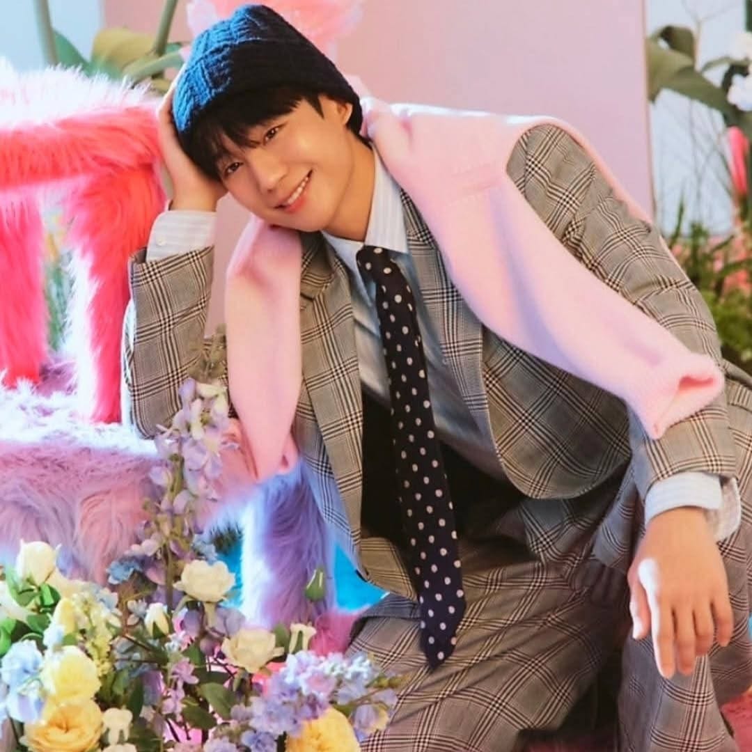 粉丝拍下的丁海寅瞬间