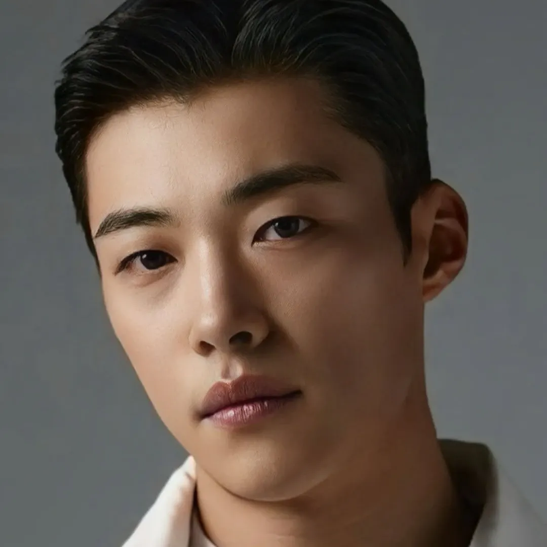 A moment captured by a fan of Woo Dohwan