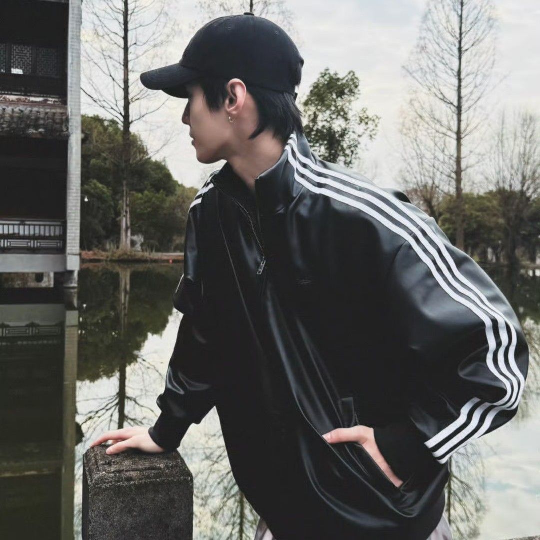 Latest photo of He Yu