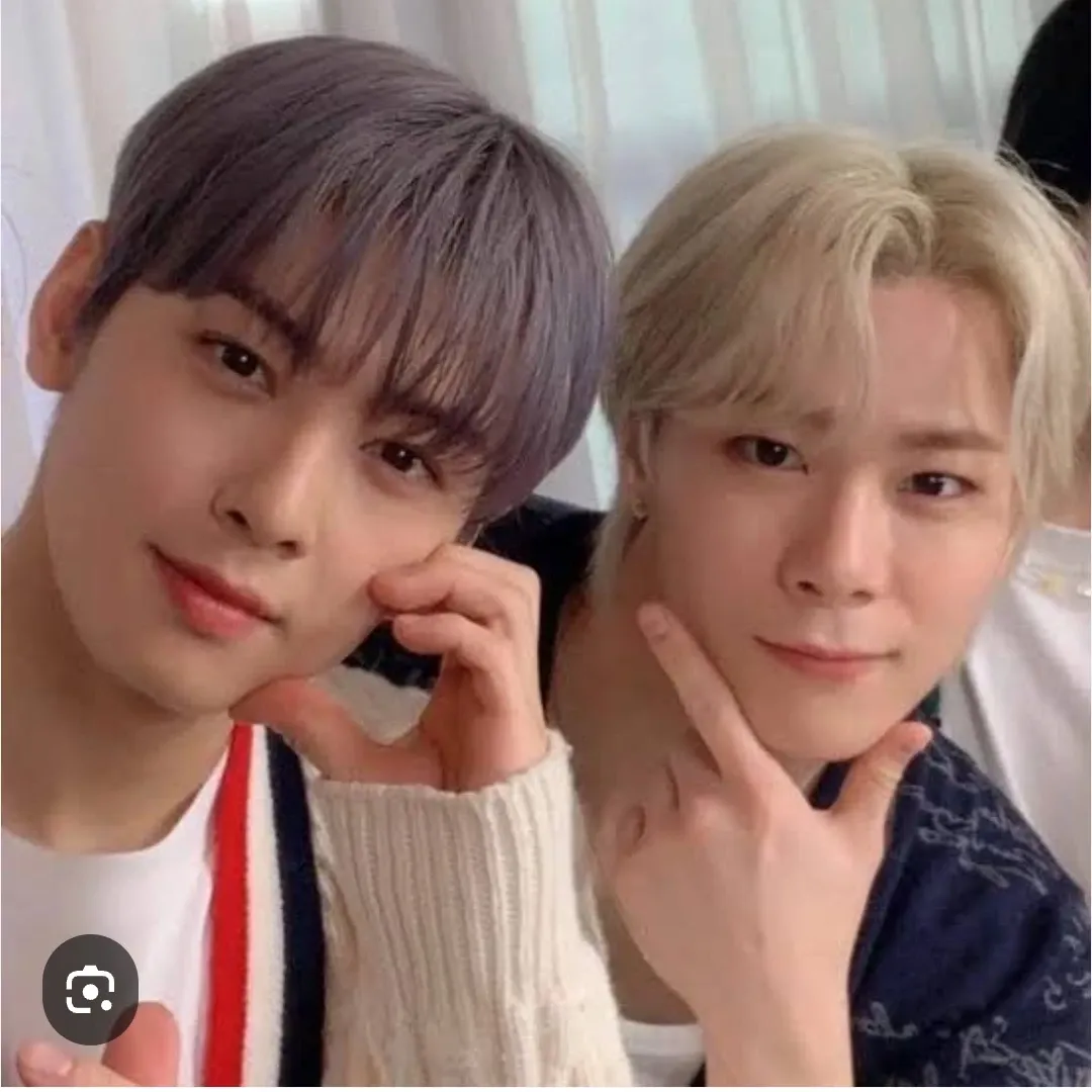 A moment captured by a fan of Cha Eunwoo