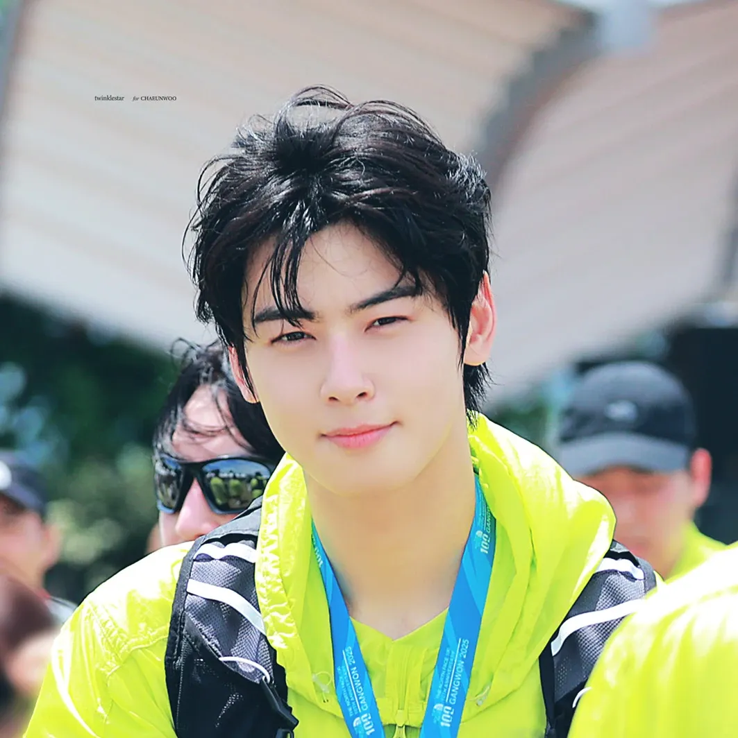 Latest photo of Cha Eunwoo