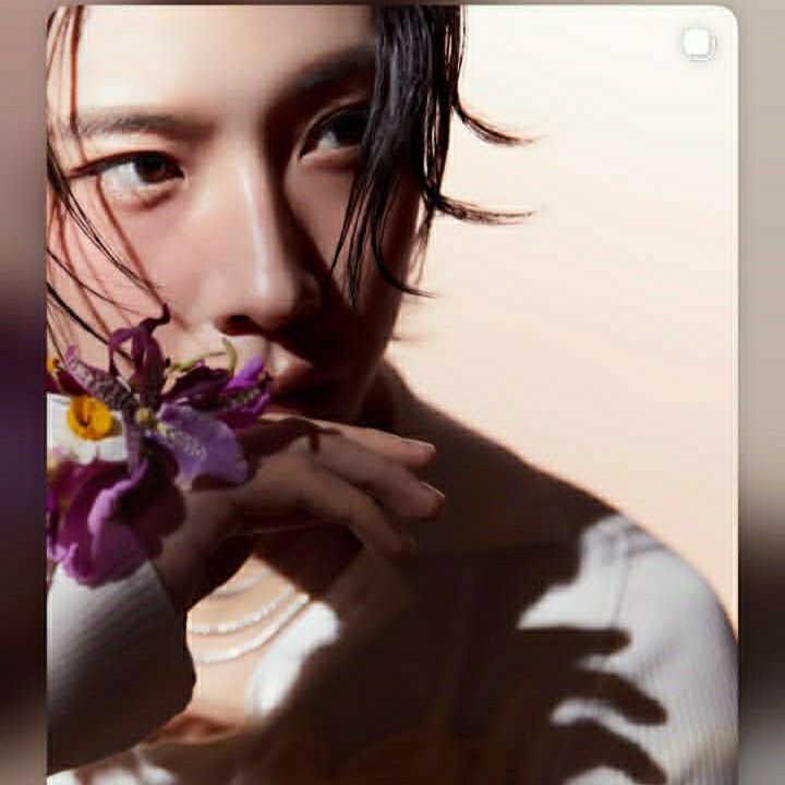 Recent activity shot of Lee Jongwon