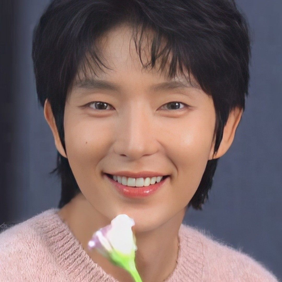 A moment captured by a fan of Lee Joongi