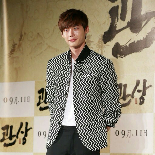 Behind-the-scenes cut of Lee Jongsuk