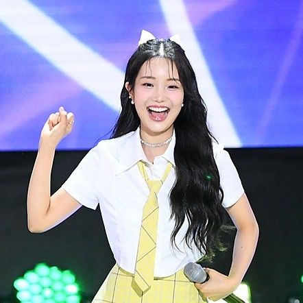 A moment captured by a fan of Kim Soyeon (2004)