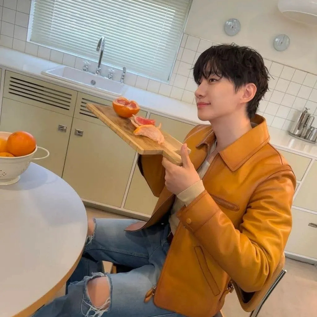 Foto terbaru dari Lee Junho