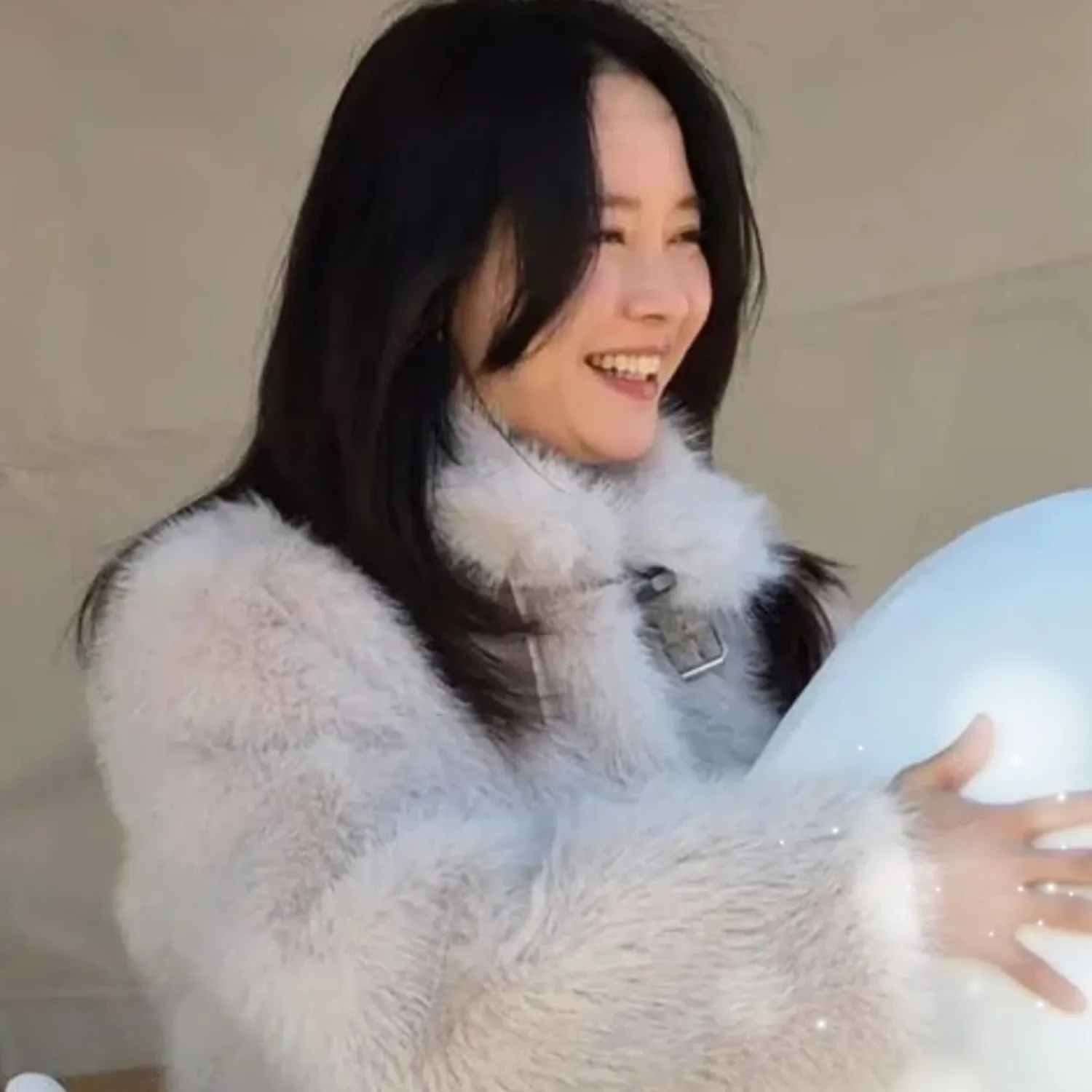 송지효 최근 활동샷