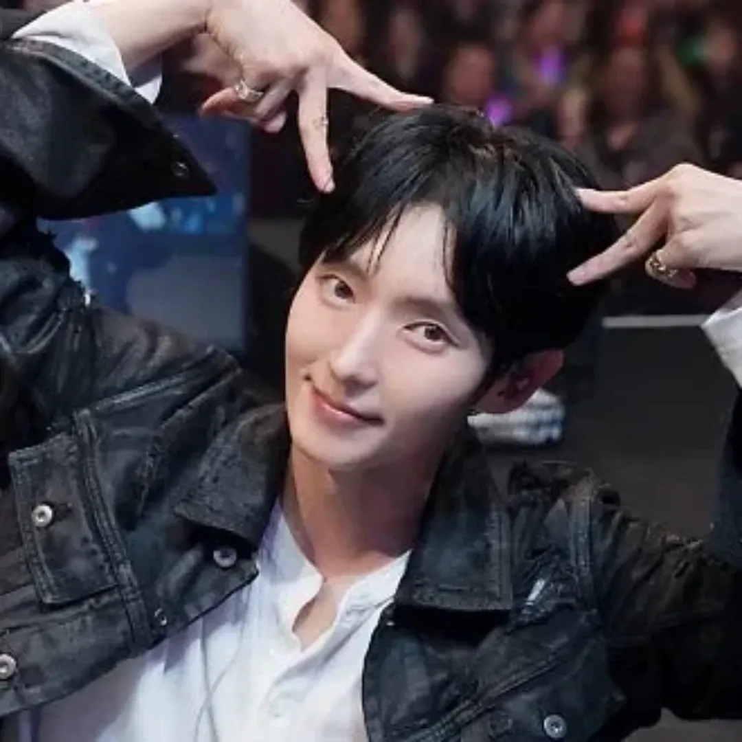 Behind-the-scenes cut of Lee Joongi