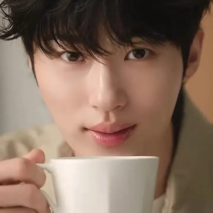 Recent activity shot of Byeon Wooseok