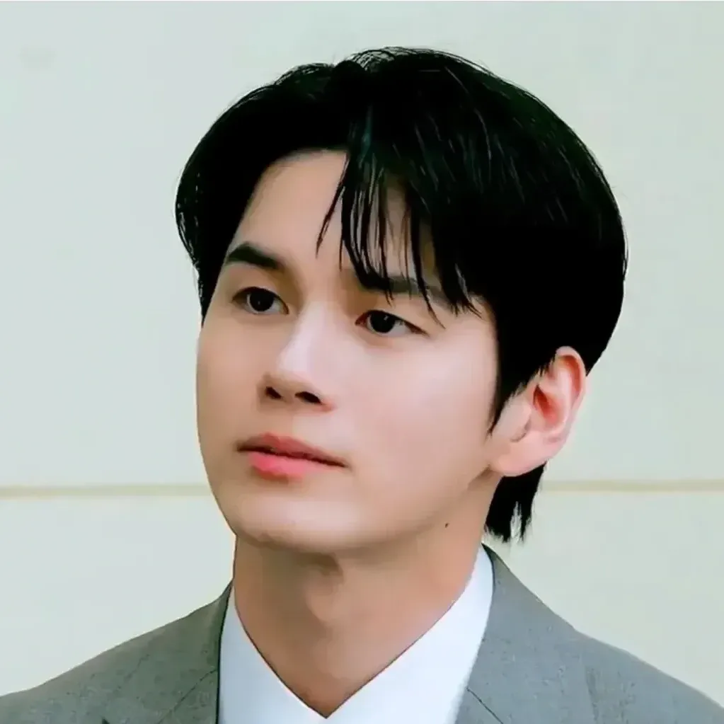 Latest photo of Ong Seongwu